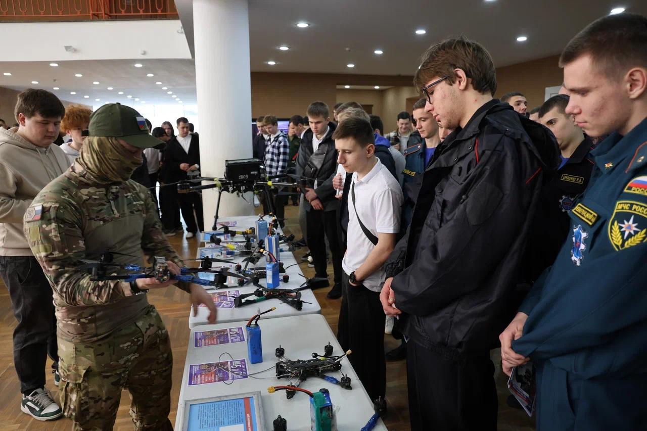 Более 500 студентов Армавира приняли участие во втором форуме БПЛА «Пилоты нового времени»